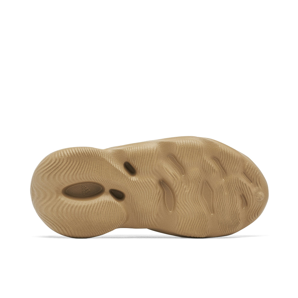 YEEZY FOAM RUNNER CLAY in TAUPE - product image from the listing.