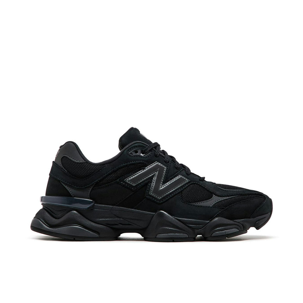 "BLACK CAT" NEW BALANCE 9060 - product image from the listing.