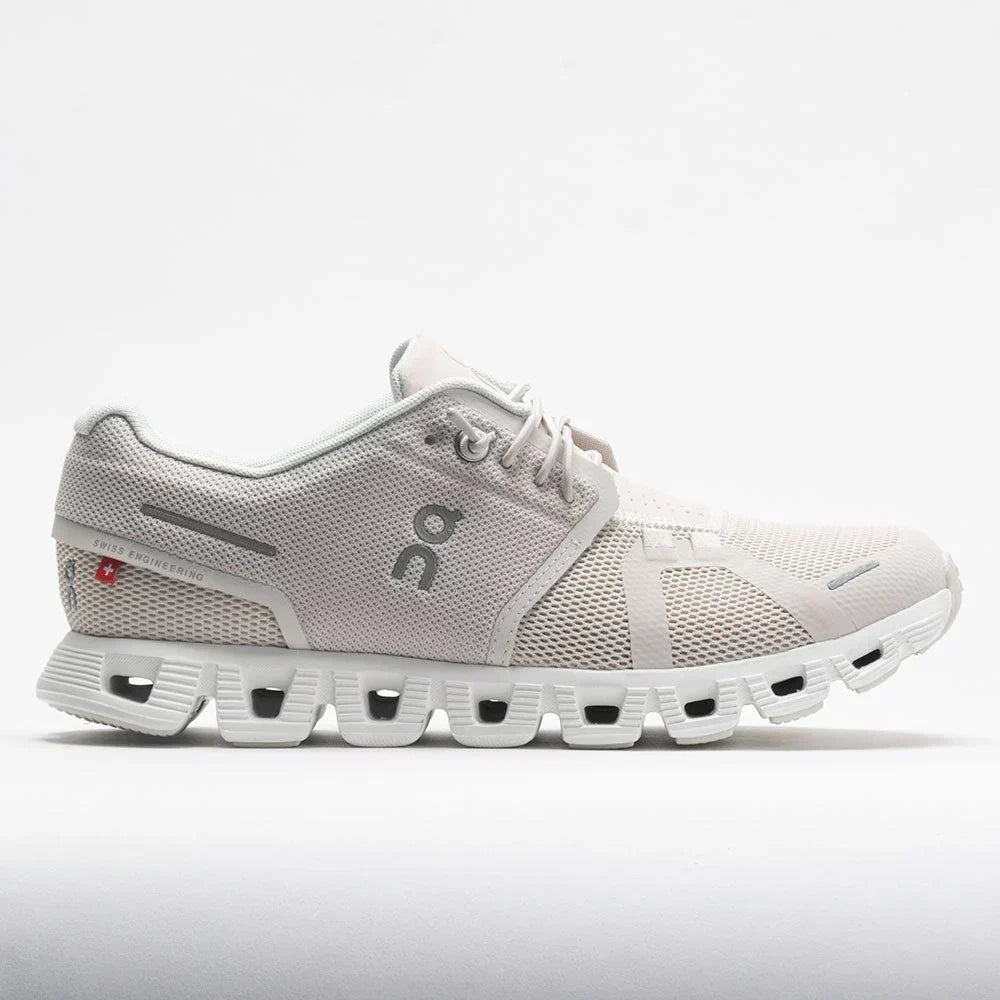 On Cloud 5 Lifestyle Trainers - product image from the listing.
