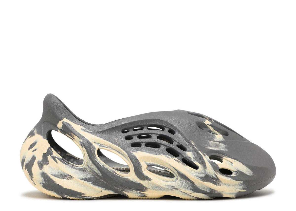 "MXT Moon Grey" Yeezy Foam Runner Clogs - product image from the listing.