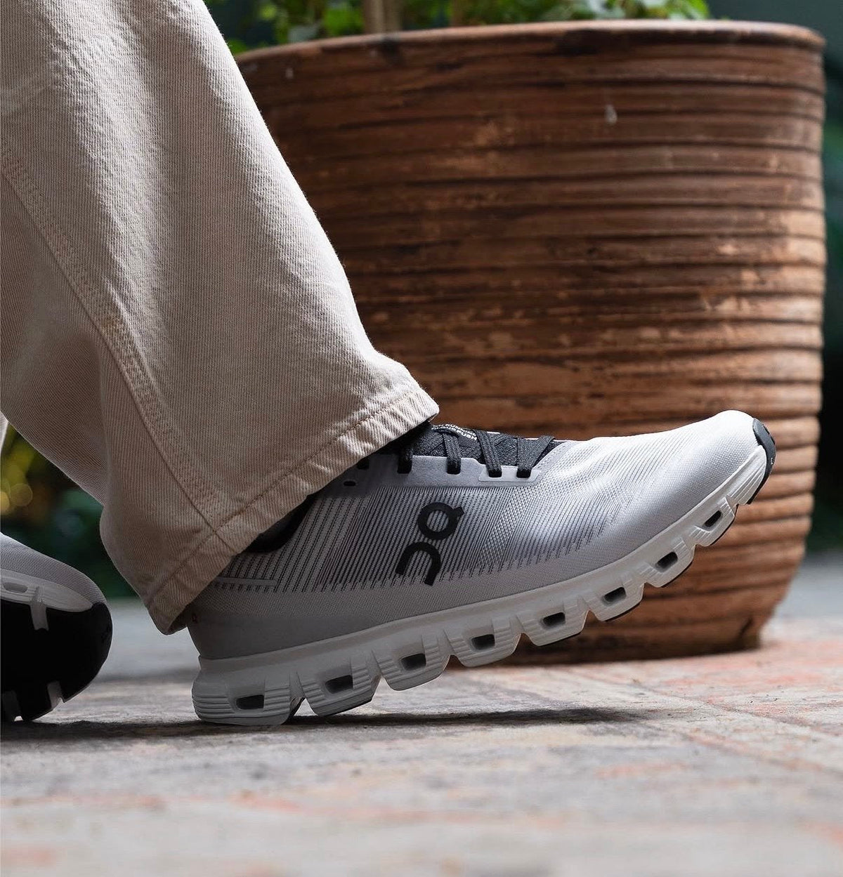 On Cloud 6 Push Lilac Black Lifestyle Trainers - product image from the listing.