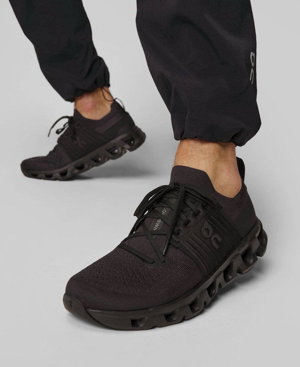 On Cloudswift 4 Black Eclipse Shoes for Running - product image from the listing.