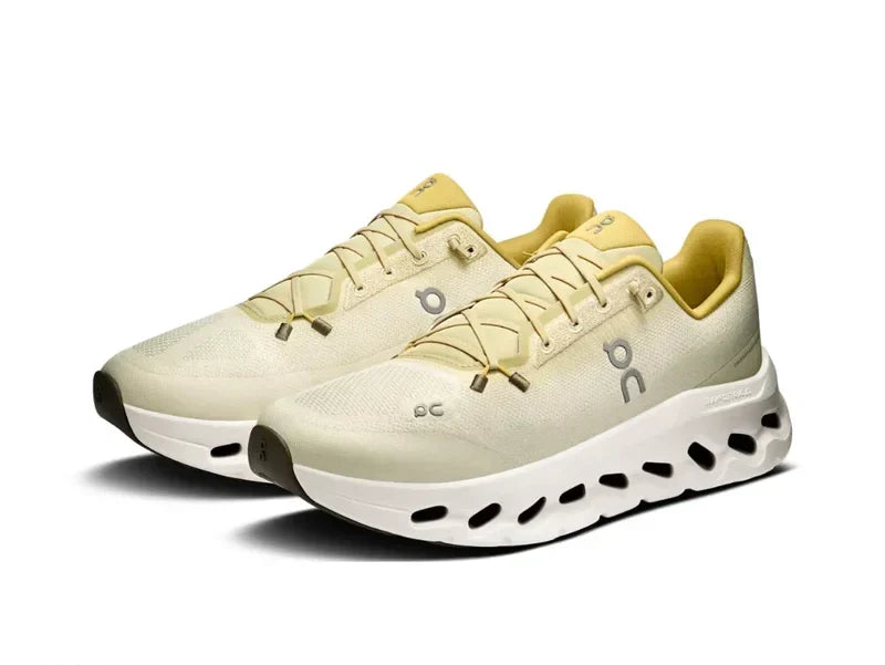 On Cloudtilt Caper Ghost Lifestyle Trainers - product image from the listing.