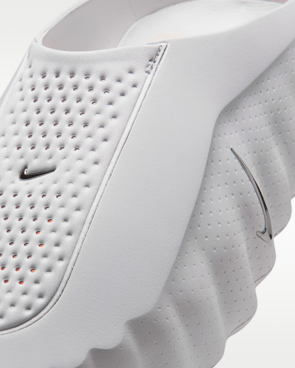 Men's Nike Mind 001 Pregame Mules - product image from the listing.