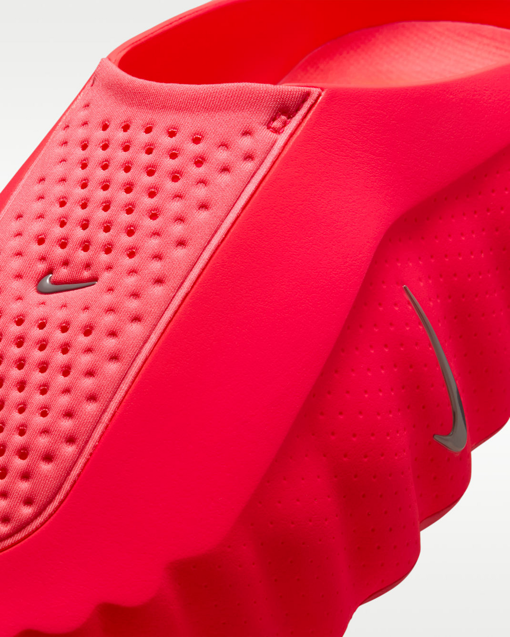 Men's Nike Mind 001 Pregame Mules - product image from the listing.
