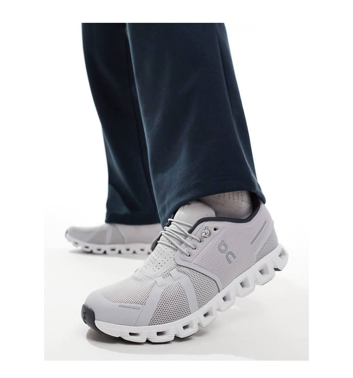 On Cloud 5 Glacier Gray Lifestyle Trainers - product image from the listing.