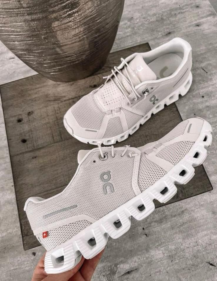 On Cloud 5 Pearl White Lifestyle Trainers - product image from the listing.