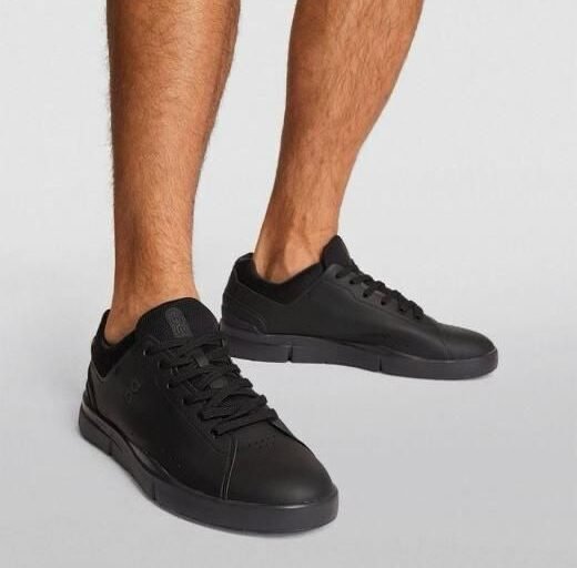 On The Roger Advantage Black Lifestyle Trainers - product image from the listing.