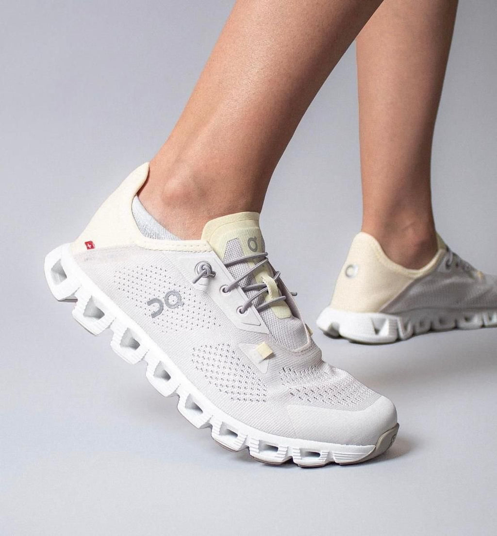 On Cloud 5 Coast Sand/Ray Lifestyle Trainers - product image from the listing.