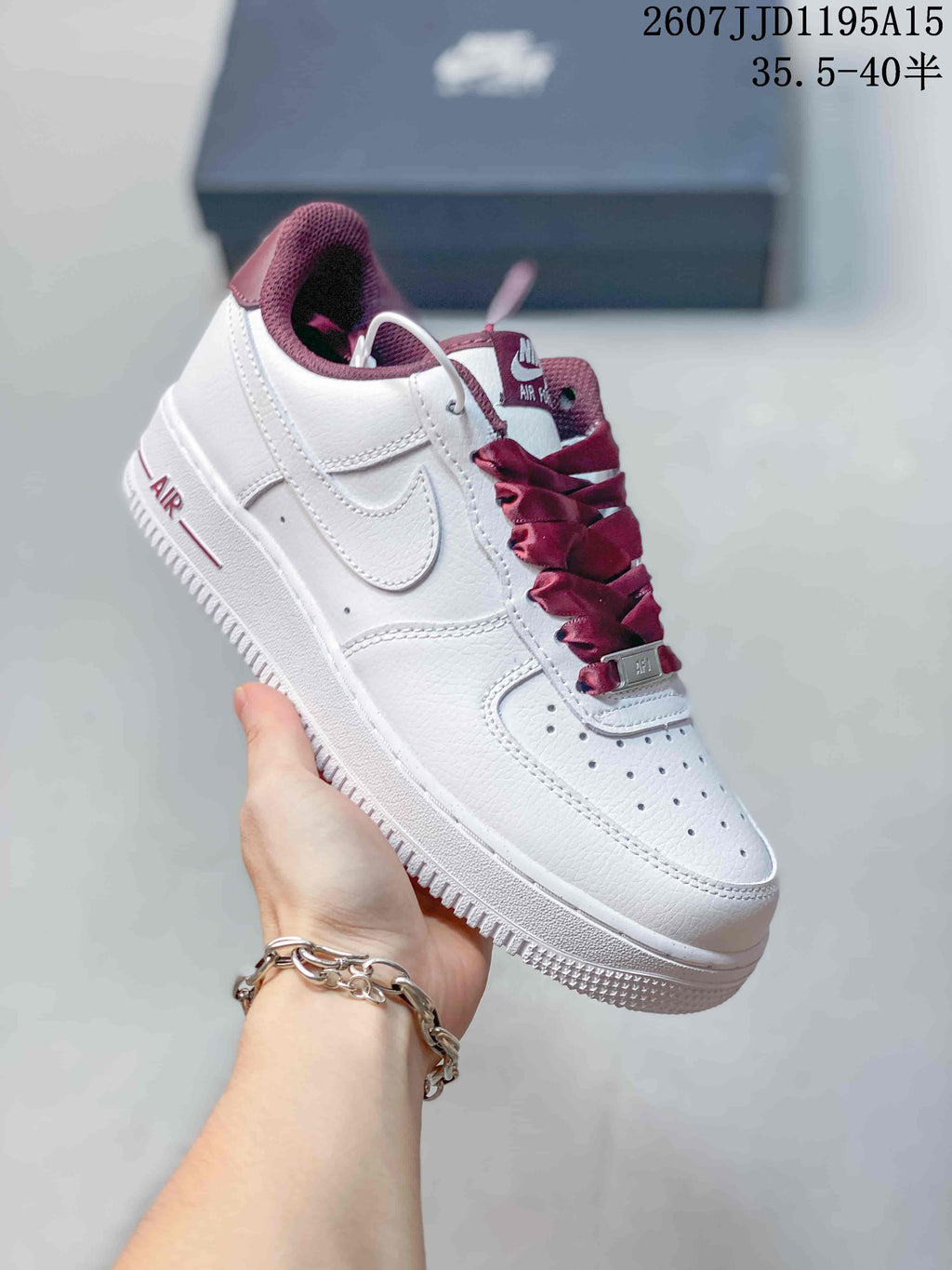 Nike Air Force 1 '07 Low Trainers Style HV440 - product image from the listing.