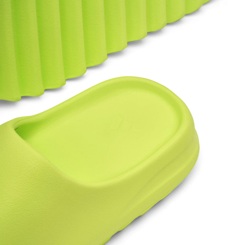 YEEZY SLIDE GLOW GREEN 2022 - product image from the listing.