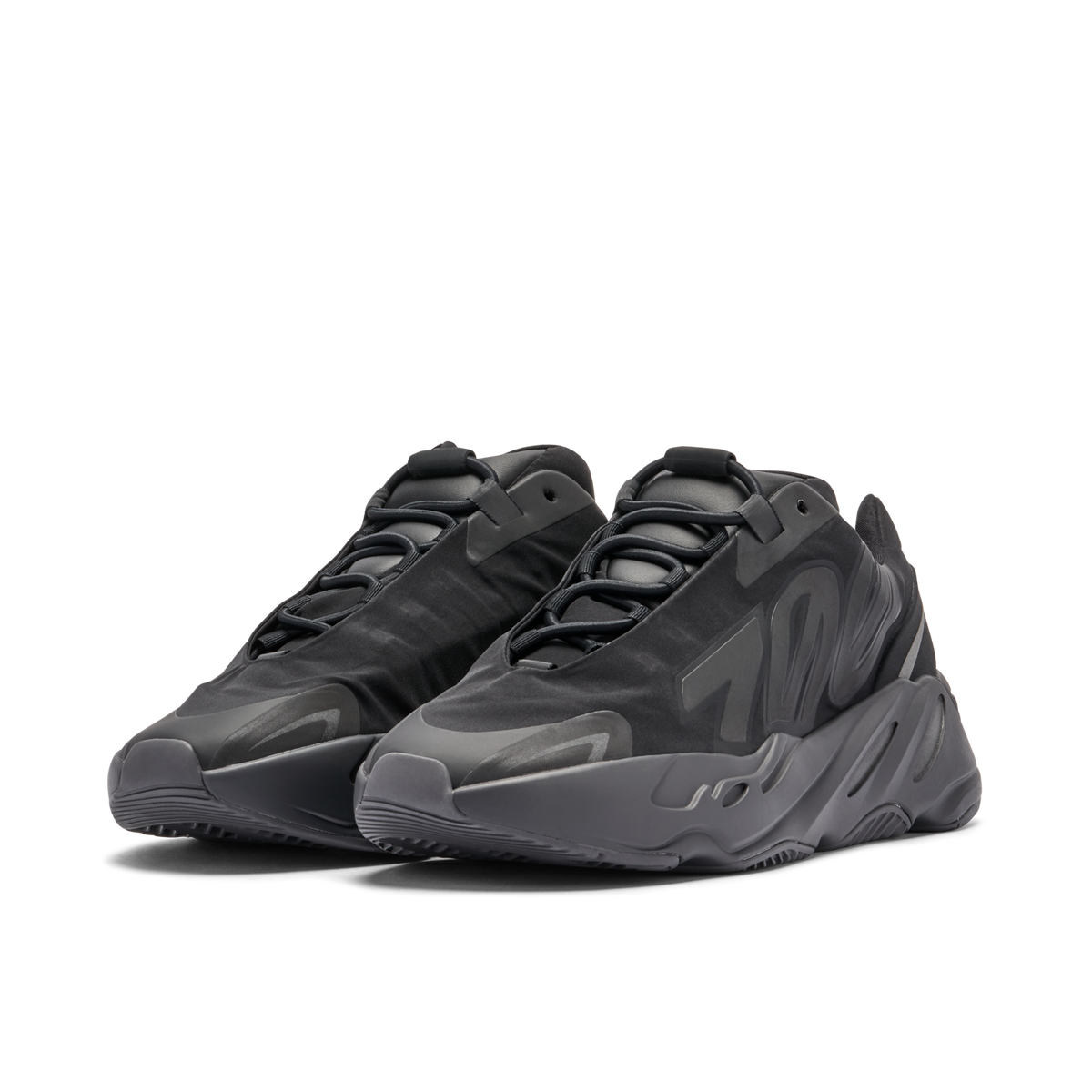 YEEZY 700 MNVN TRIPLE in BLACK - product image from the listing.