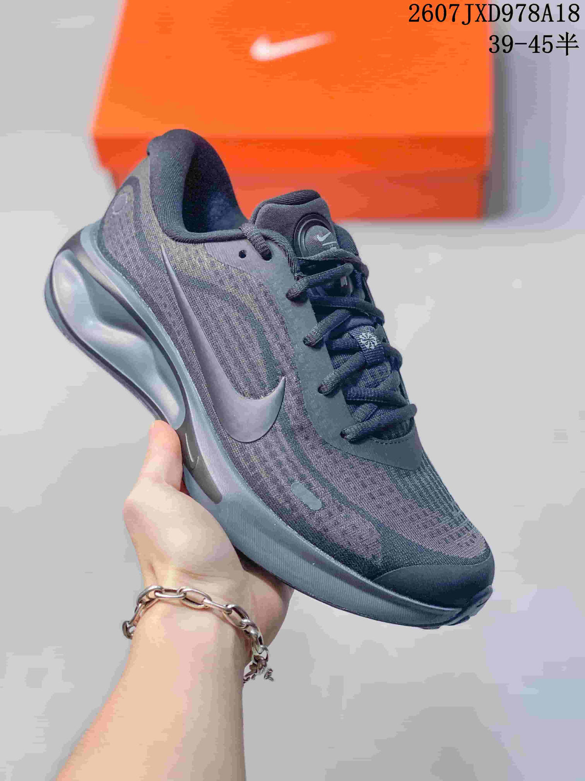 Nike Journey Run Lightweight Sneakers for Running 2607JXD978A18 - product image from the listing.