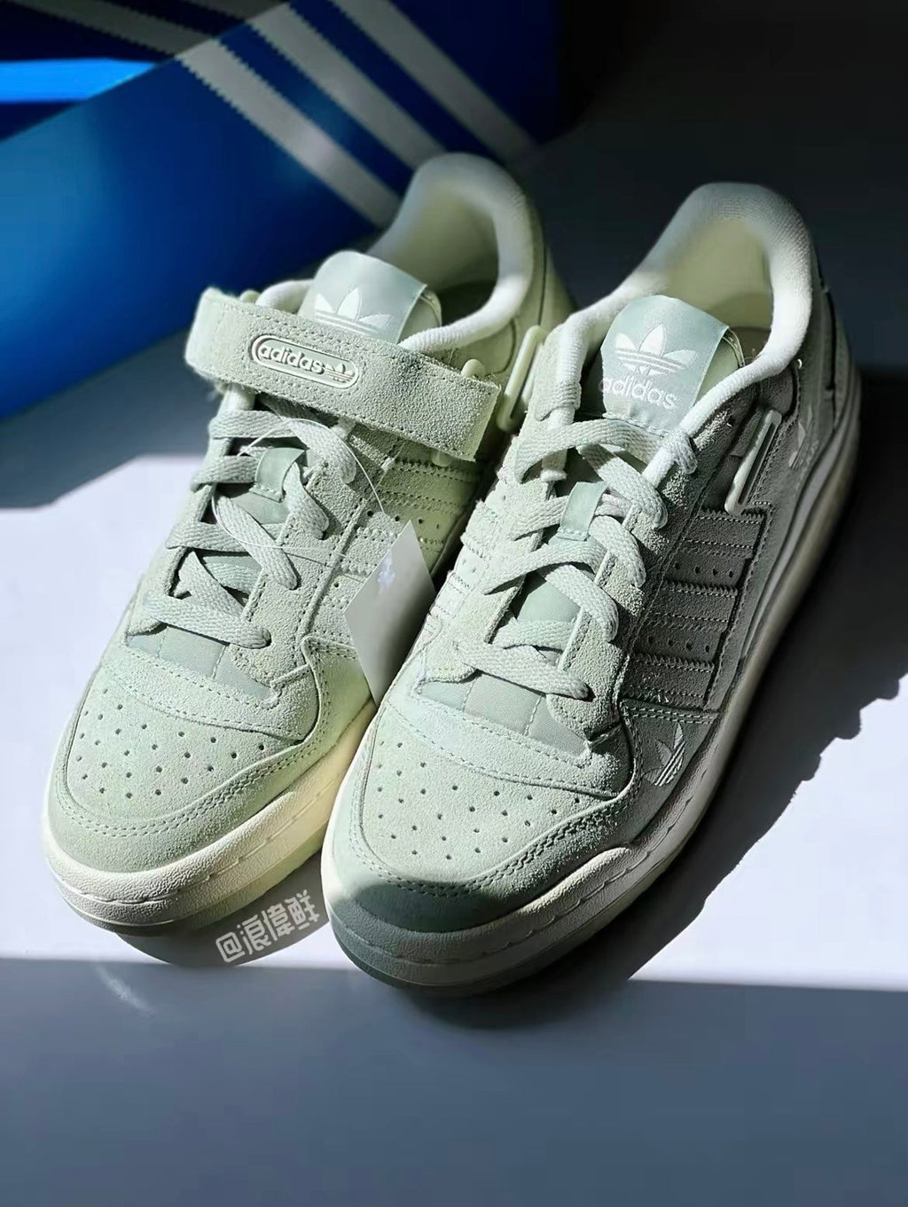Adidas Originals Forum 84 Low Sneakers in Light Green H01945 - product image from the listing.