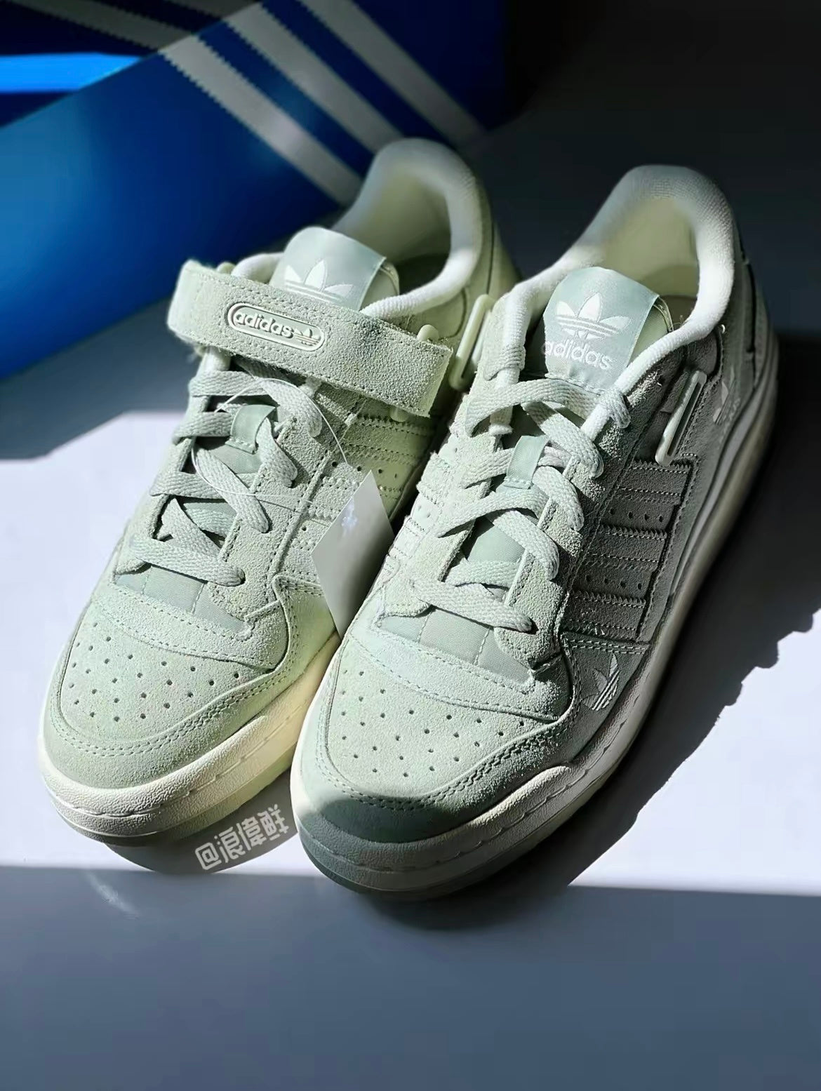 Adidas Originals Forum 84 Low Sneakers in Light Green H01945 - product image from the listing.