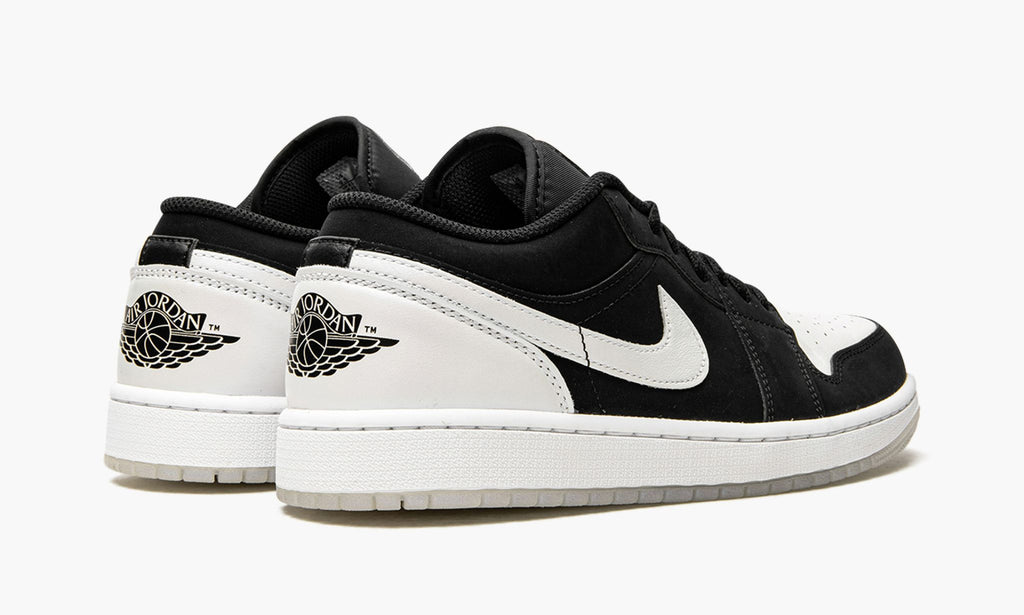 "Diamond" Air Jordan 1 Low Sneakers - product image from the listing.