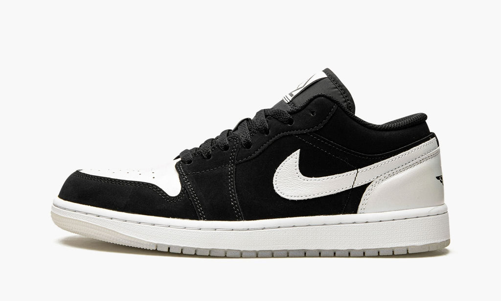 "Diamond" Air Jordan 1 Low Sneakers - product image from the listing.