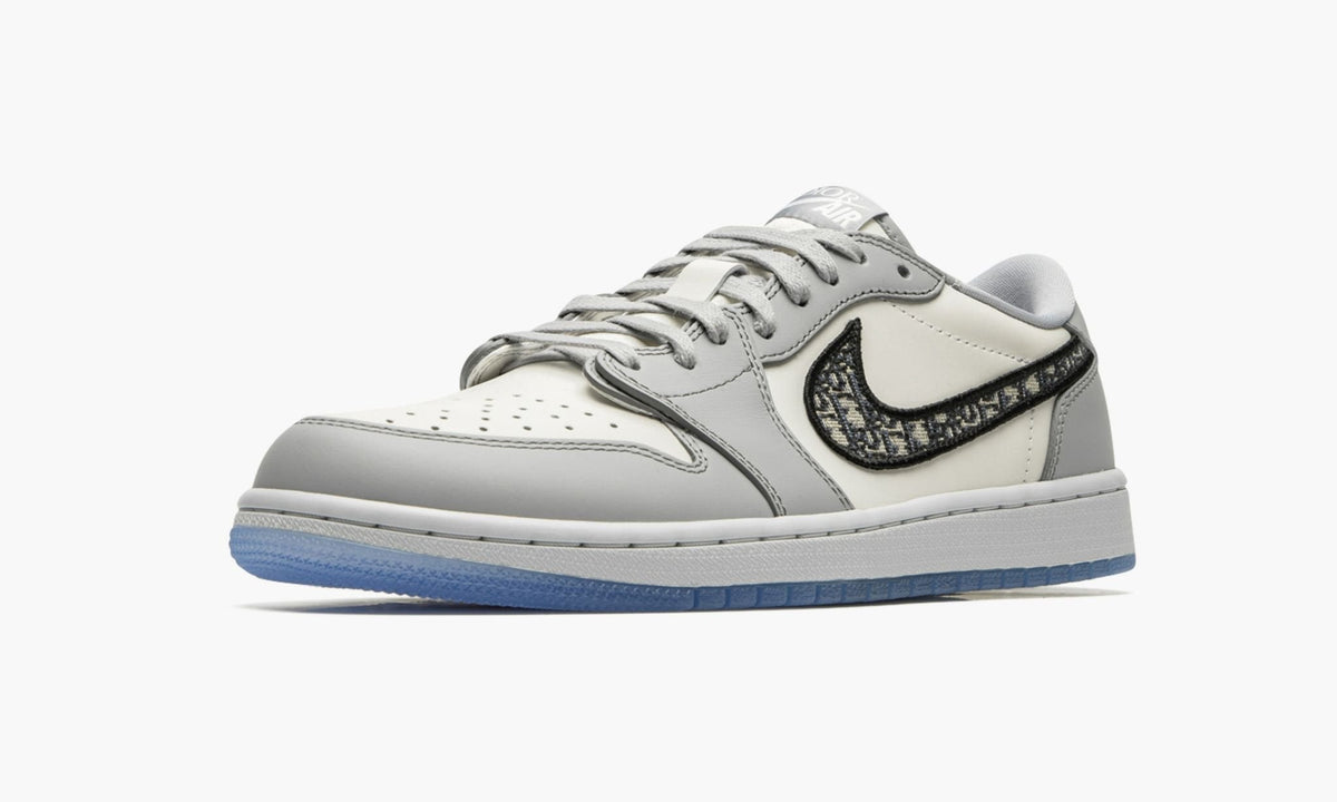 "Dior" Air Jordan 1 Low Sneakers - product image from the listing.