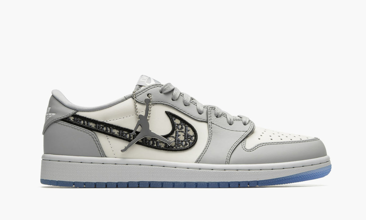 Dior Sneakers - Air Jordan 1 Low - product image from the listing.
