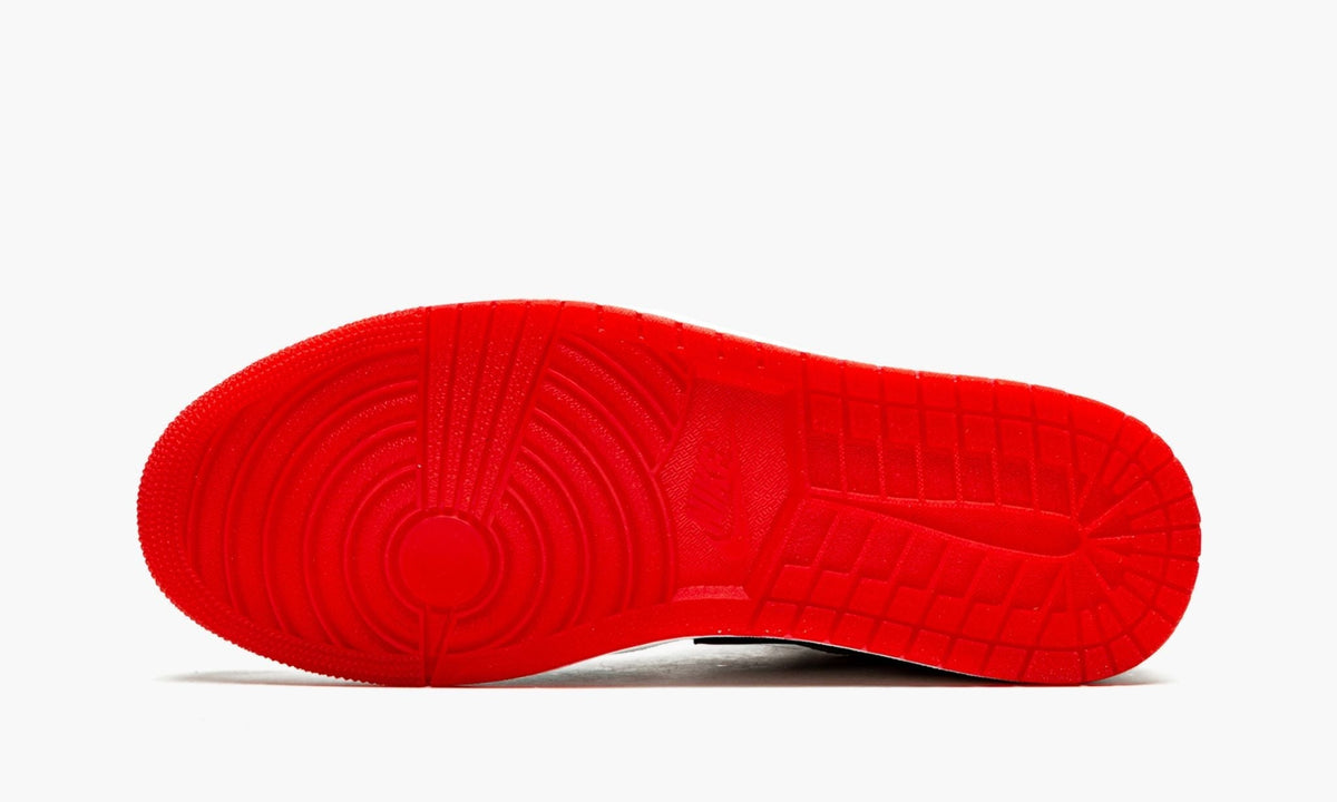 Q54 Quai 54 Sneakers - Air Jordan 1 Low - product image from the listing.