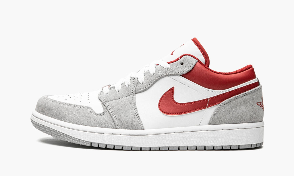 Air Jordan 1 LOW SE Sneakers in White / Grey / Red - product image from the listing.