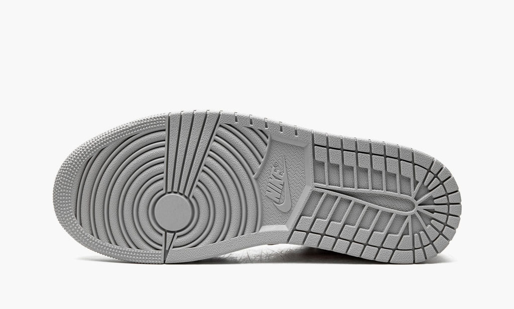 Air Jordan 1 LOW SE Sneakers in White / Grey / Red - product image from the listing.