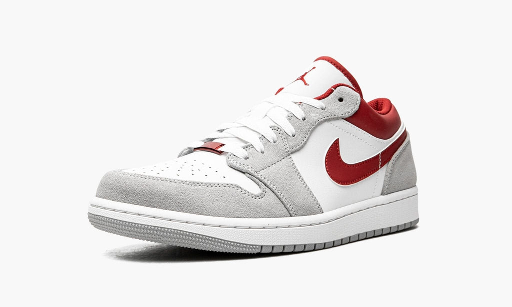 Air Jordan 1 LOW SE Sneakers in White / Grey / Red - product image from the listing.