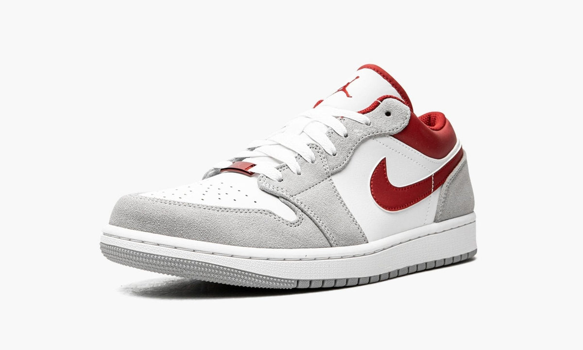 Air Jordan 1 LOW SE Sneakers in White / Grey / Red - product image from the listing.