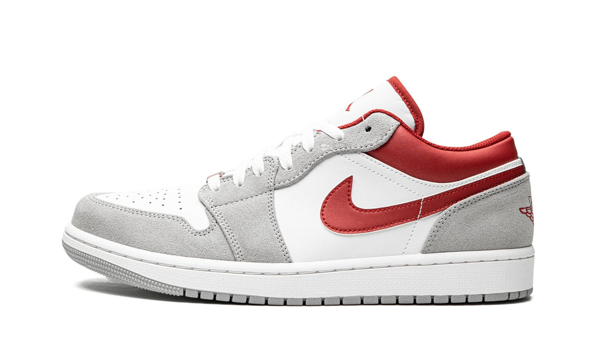 Air Jordan 1 LOW SE Sneakers in White / Grey / Red - product image from the listing.