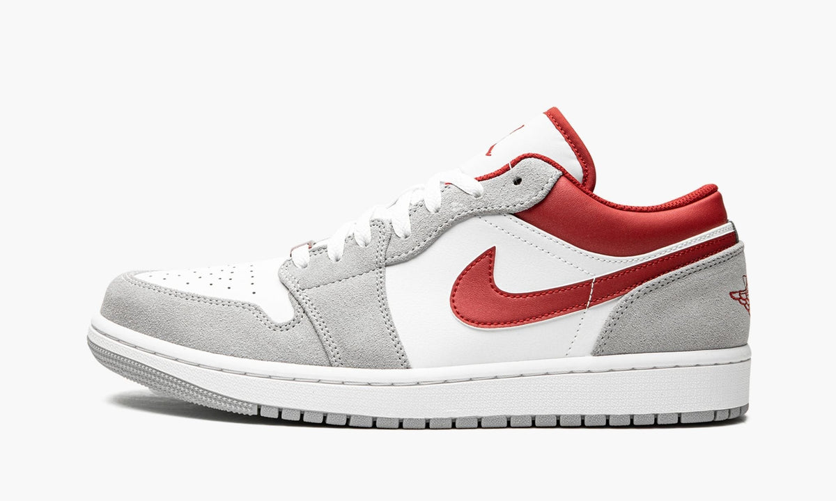 Air Jordan 1 LOW SE Sneakers in White / Grey / Red - product image from the listing.
