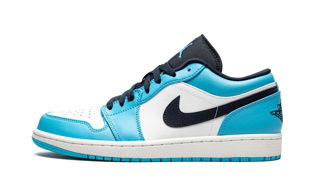 UNC Sneakers - Air Jordan 1 Low - product image from the listing.