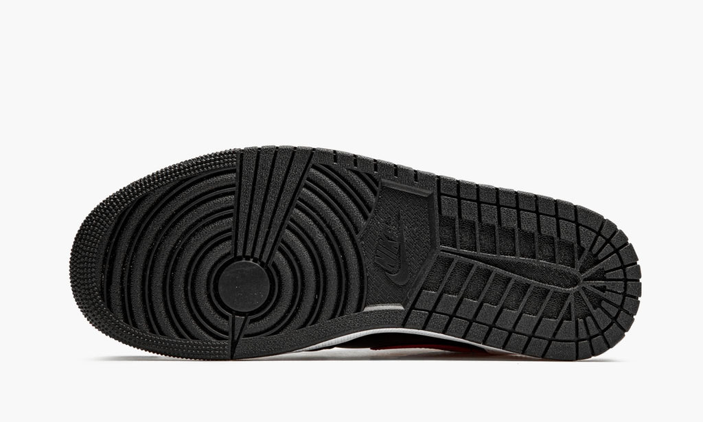 "Chile Red" Air Jordan 1 Mid Sneakers - product image from the listing.