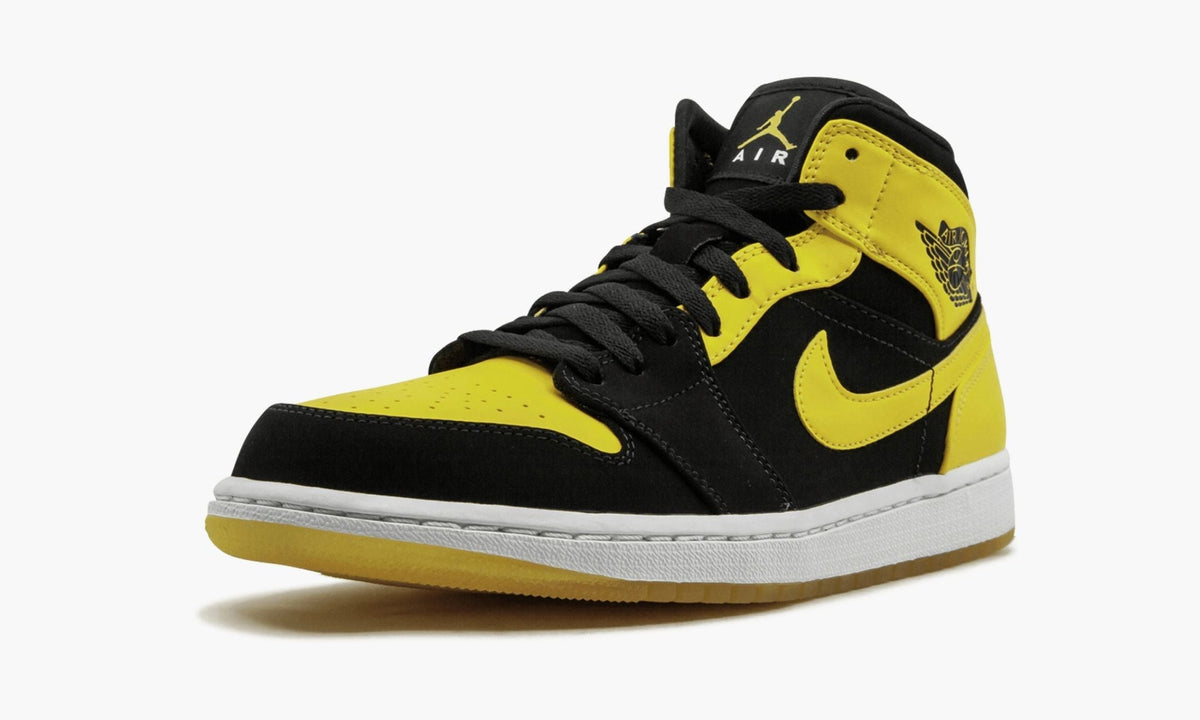 New Love 2017 Release Sneakers - Air Jordan 1 Mid - product image from the listing.