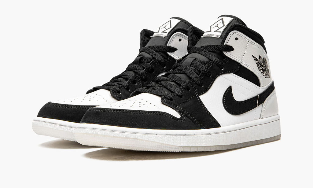 Diamond Sneakers - Air Jordan 1 MID SE - product image from the listing.