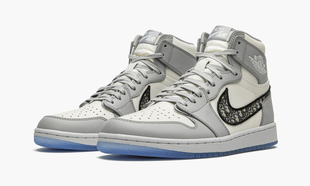 "Dior" Air Jordan 1 Retro High Sneakers - product image from the listing.