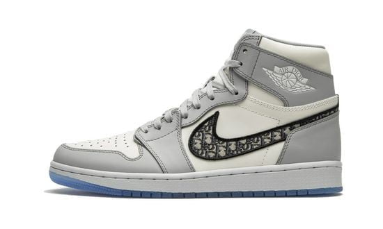 CN8607 Sneakers - Air Jordan 1 Retro High - product image from the listing.