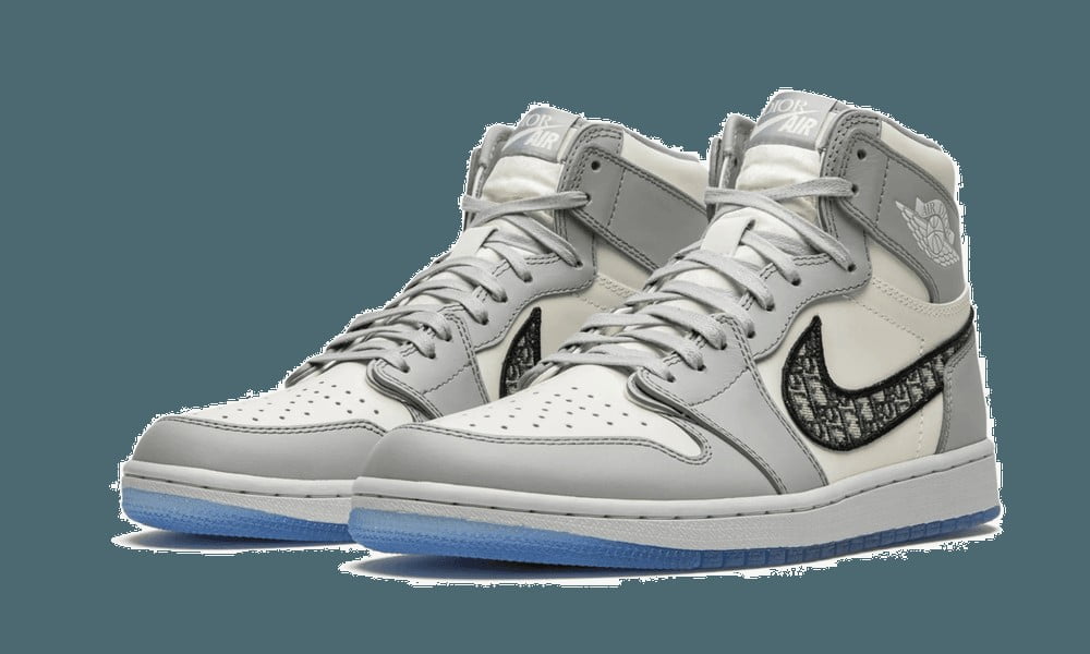CN8607 Sneakers - Air Jordan 1 Retro High - product image from the listing.