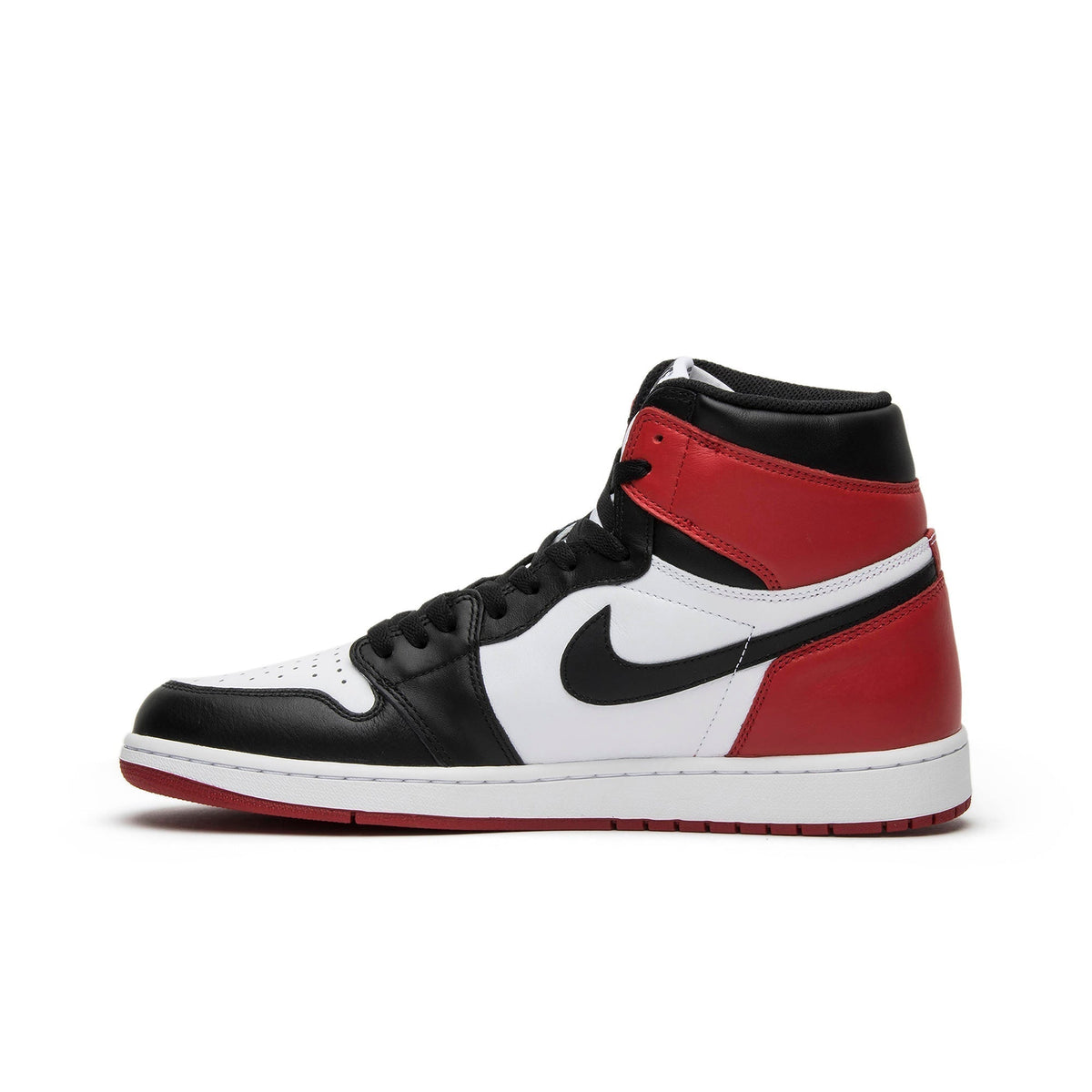 "Black Toe" Air Jordan 1 Retro High OG 2016 555088-125 Sneakers - product image from the listing.