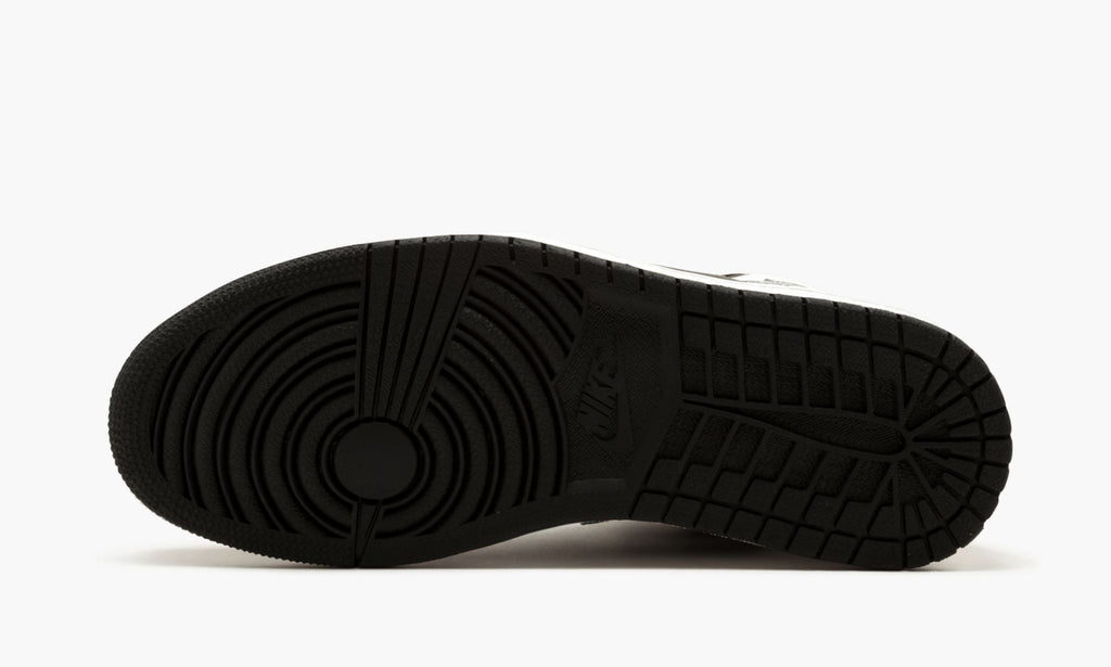"RE2PECT" Air Jordan 1 Retro High OG Sneakers - product image from the listing.