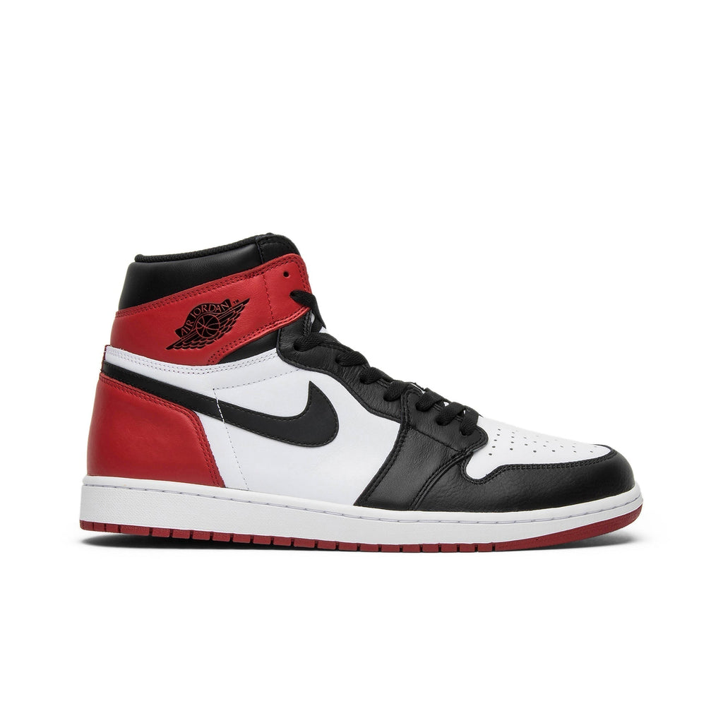 Black Toe 2016 555088-125 Sneakers - Air Jordan 1 Retro High OG - product image from the listing.