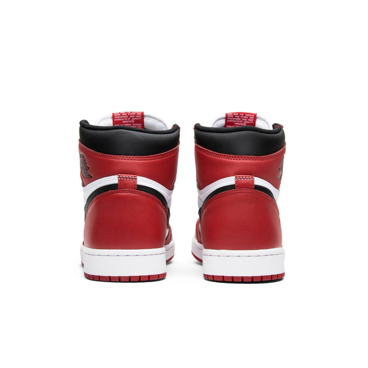 Chicago 2015 555088-101 Sneakers - Air Jordan 1 Retro High OG - product image from the listing.