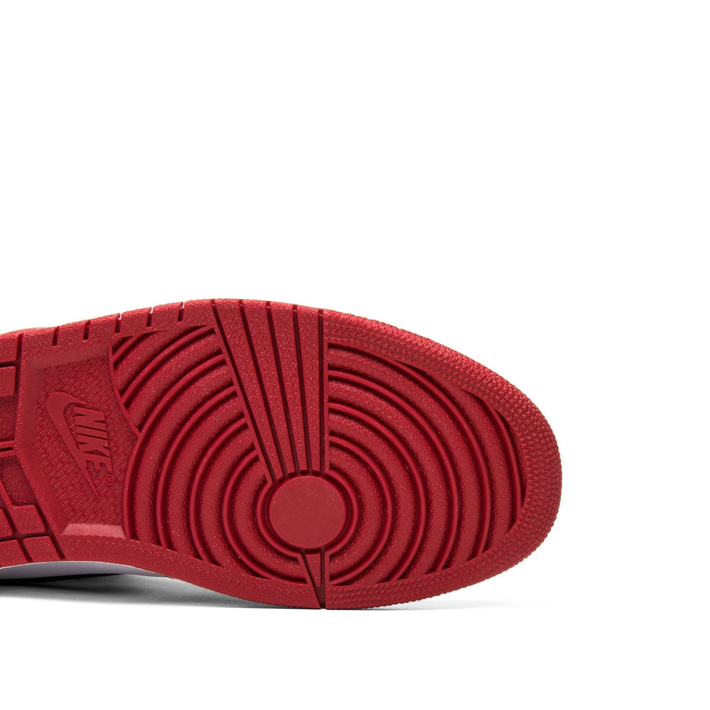 Chicago 2015 555088-101 Sneakers - Air Jordan 1 Retro High OG - product image from the listing.