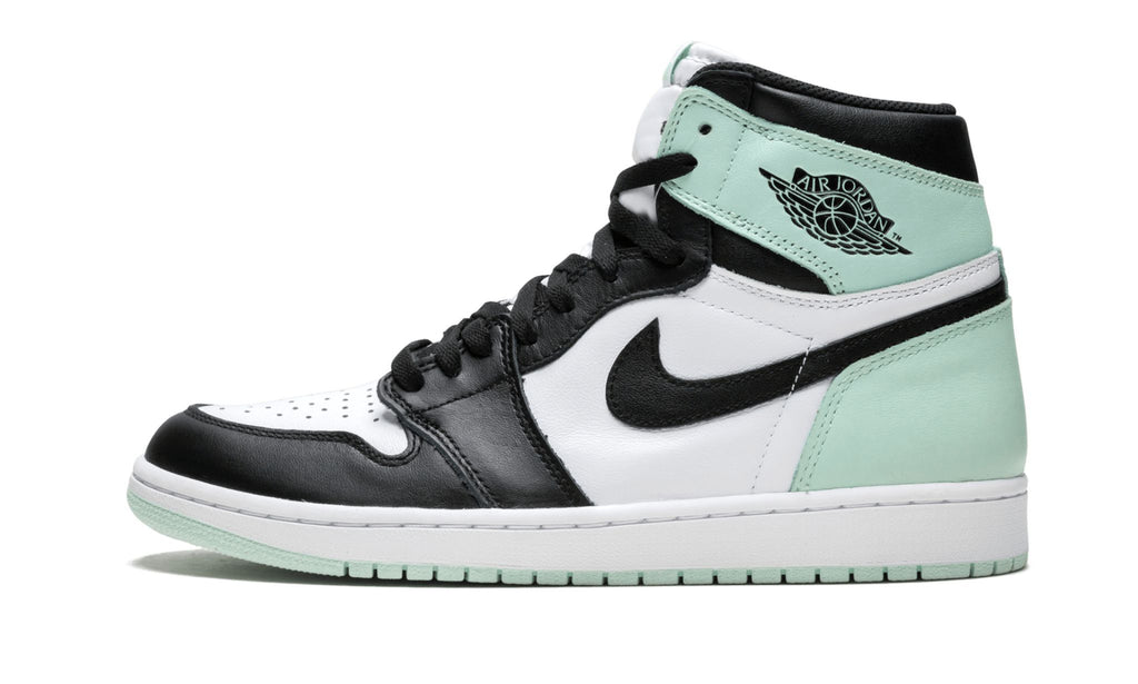"Igloo" Air Jordan 1 Retro High OG NRG Sneakers - product image from the listing.