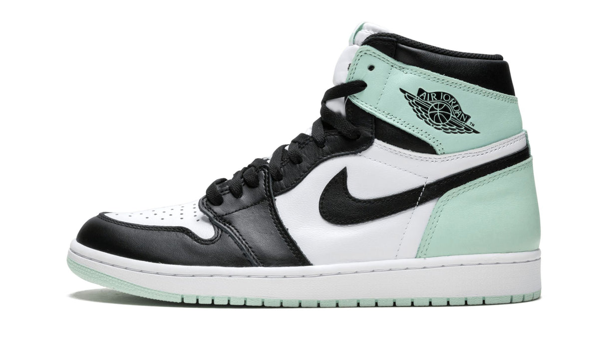 "Igloo" Air Jordan 1 Retro High OG NRG Sneakers - product image from the listing.