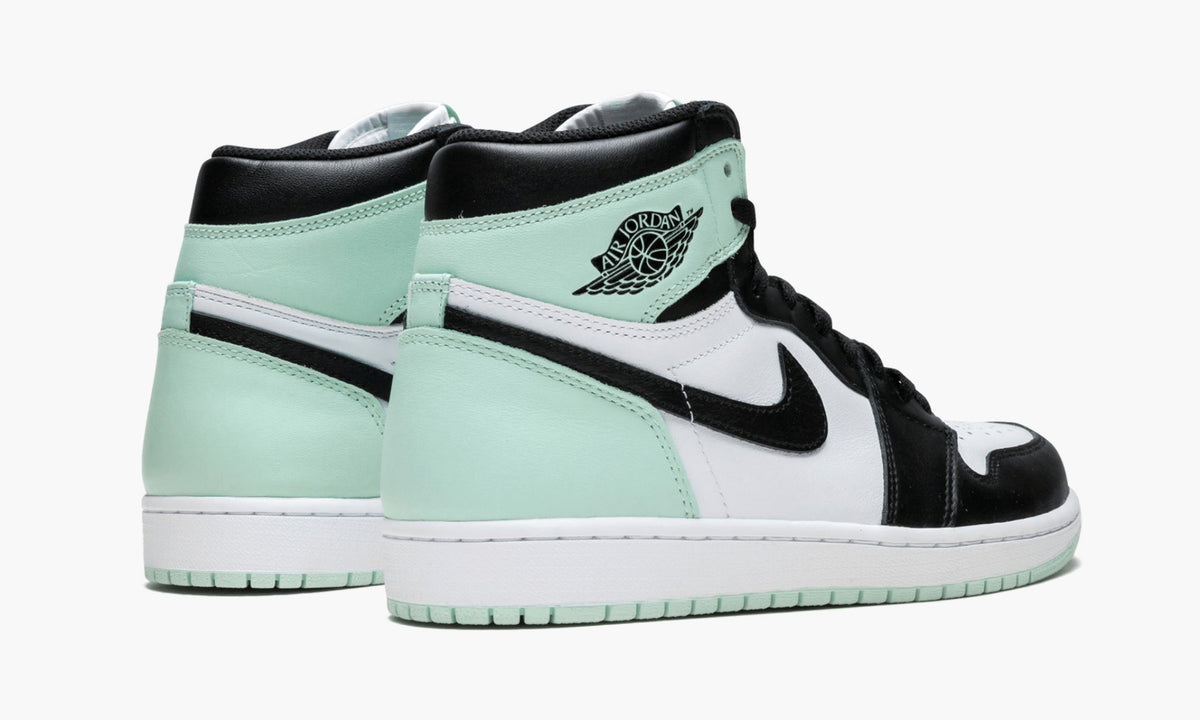 "Igloo" Air Jordan 1 Retro High OG NRG Sneakers - product image from the listing.