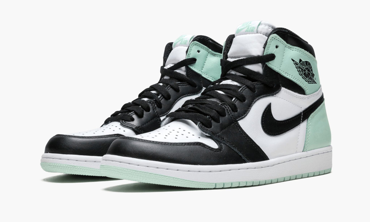 "Igloo" Air Jordan 1 Retro High OG NRG Sneakers - product image from the listing.