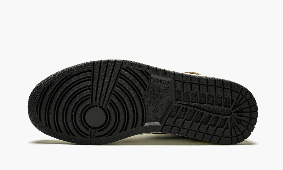Rookie of the Year Sneakers - Air Jordan 1 Retro High OG - product image from the listing.