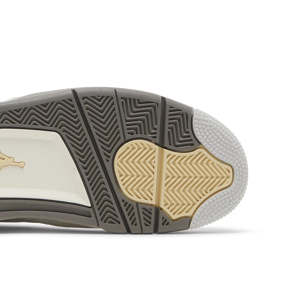 "Craft" Air Jordan 4 Retro SE DV3742-021 Sneakers - product image from the listing.