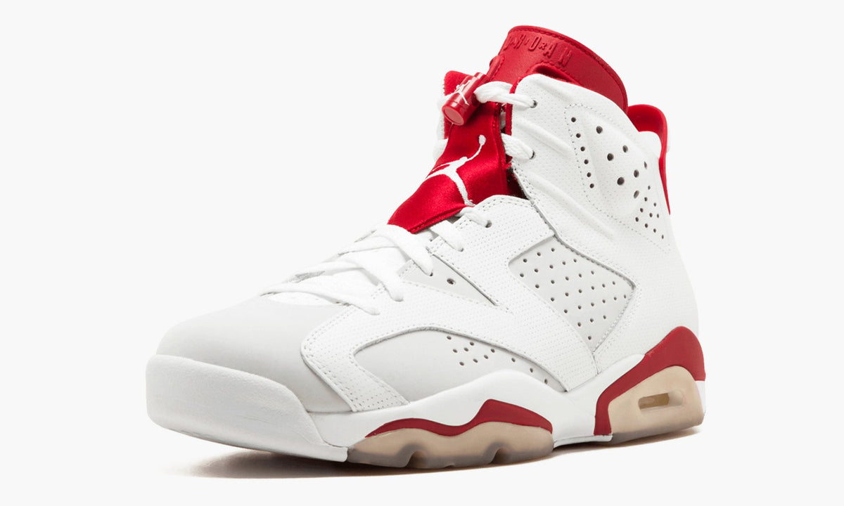 "Alternate" Air Jordan 6 Retro Sneakers - product image from the listing.