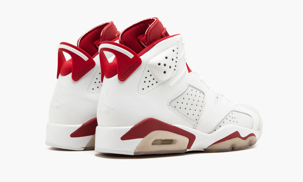 "Alternate" Air Jordan 6 Retro Sneakers - product image from the listing.